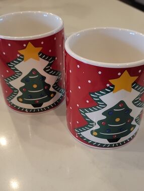 Free With Purchase Holiday Mugs